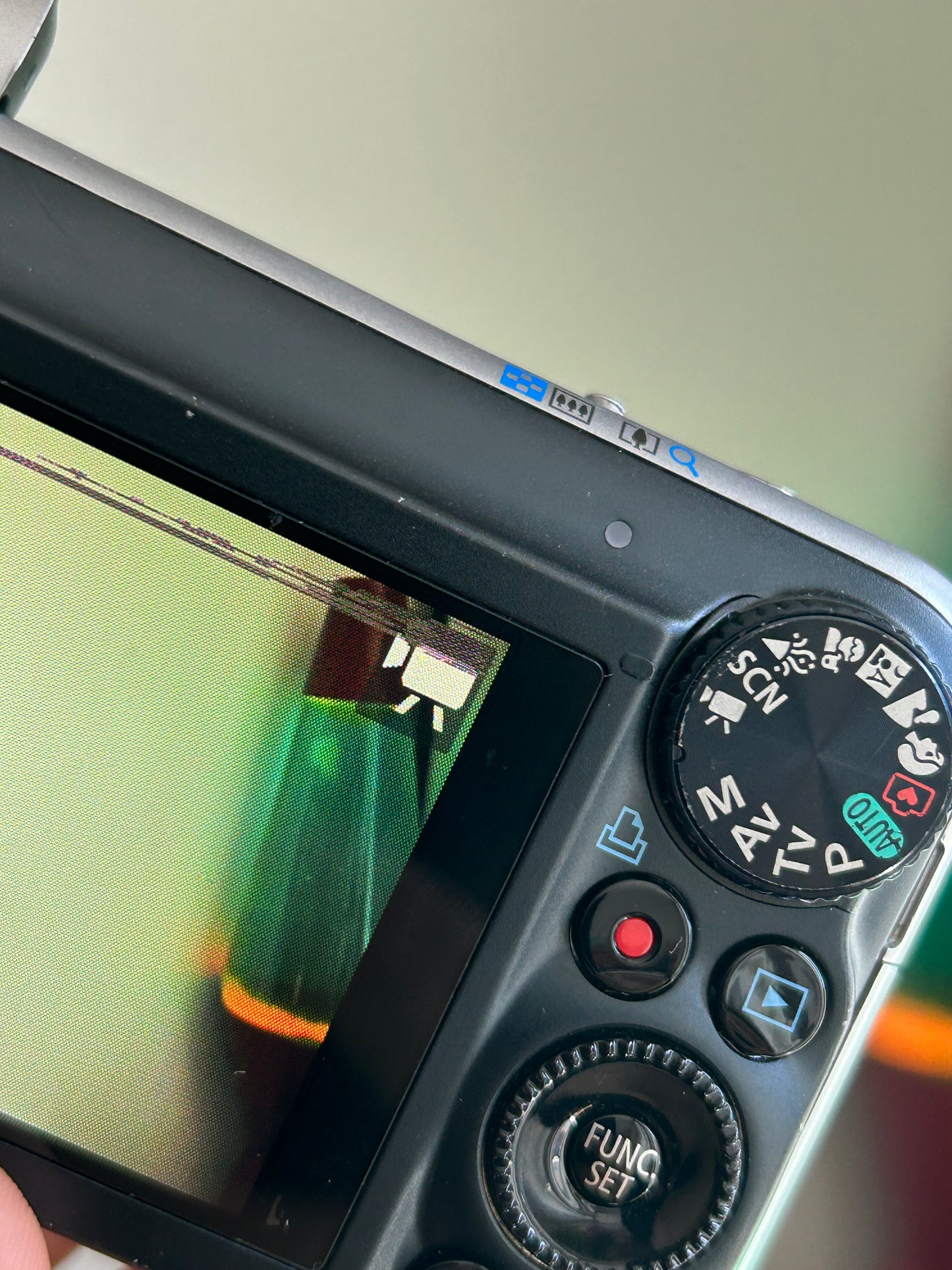 Canon PowerShot SX210 is